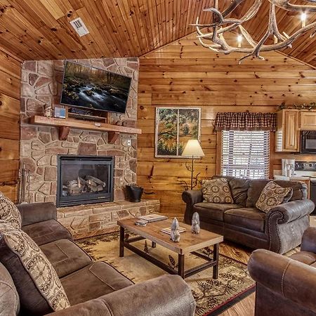 The Nut House, Hot Tub, Game Room, Wifi, 1089 Free Tickets Each Paid Day, Dollywood And More! Pigeon Forge Exterior foto