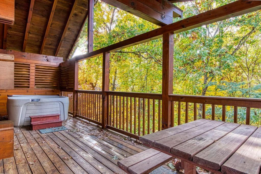 The Nut House, Hot Tub, Game Room, Wifi, 1089 Free Tickets Each Paid Day, Dollywood And More! Pigeon Forge Exterior foto