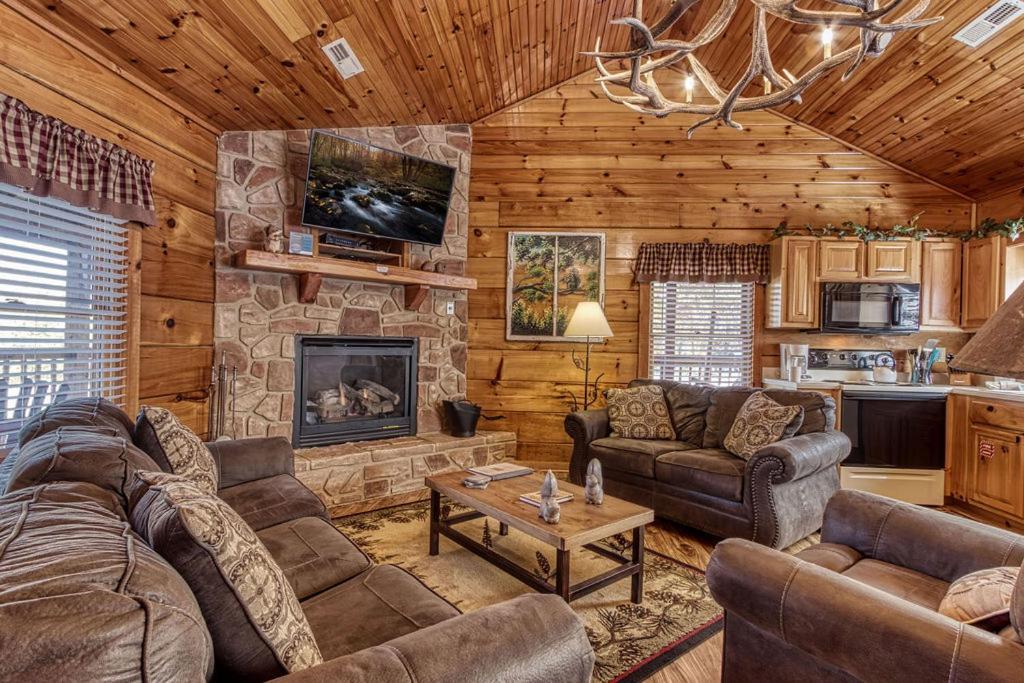 The Nut House, Hot Tub, Game Room, Wifi, 1089 Free Tickets Each Paid Day, Dollywood And More! Pigeon Forge Exterior foto