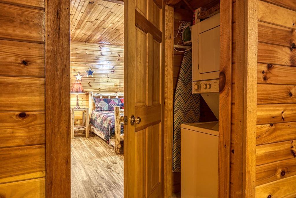 The Nut House, Hot Tub, Game Room, Wifi, 1089 Free Tickets Each Paid Day, Dollywood And More! Pigeon Forge Exterior foto
