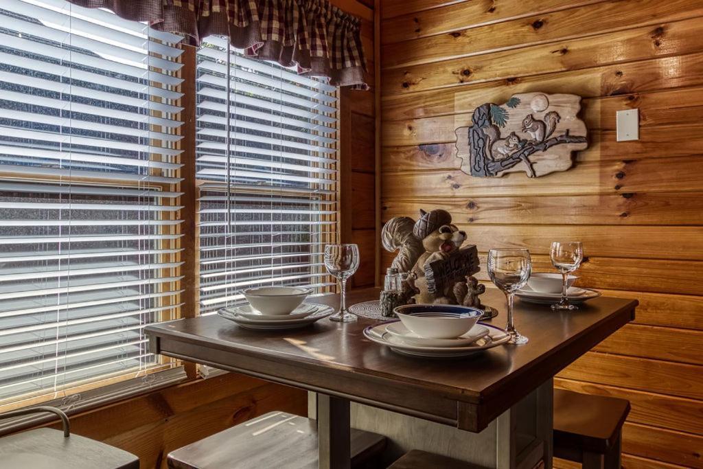 The Nut House, Hot Tub, Game Room, Wifi, 1089 Free Tickets Each Paid Day, Dollywood And More! Pigeon Forge Exterior foto