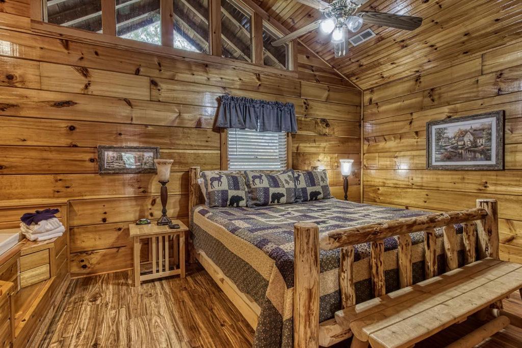 The Nut House, Hot Tub, Game Room, Wifi, 1089 Free Tickets Each Paid Day, Dollywood And More! Pigeon Forge Exterior foto