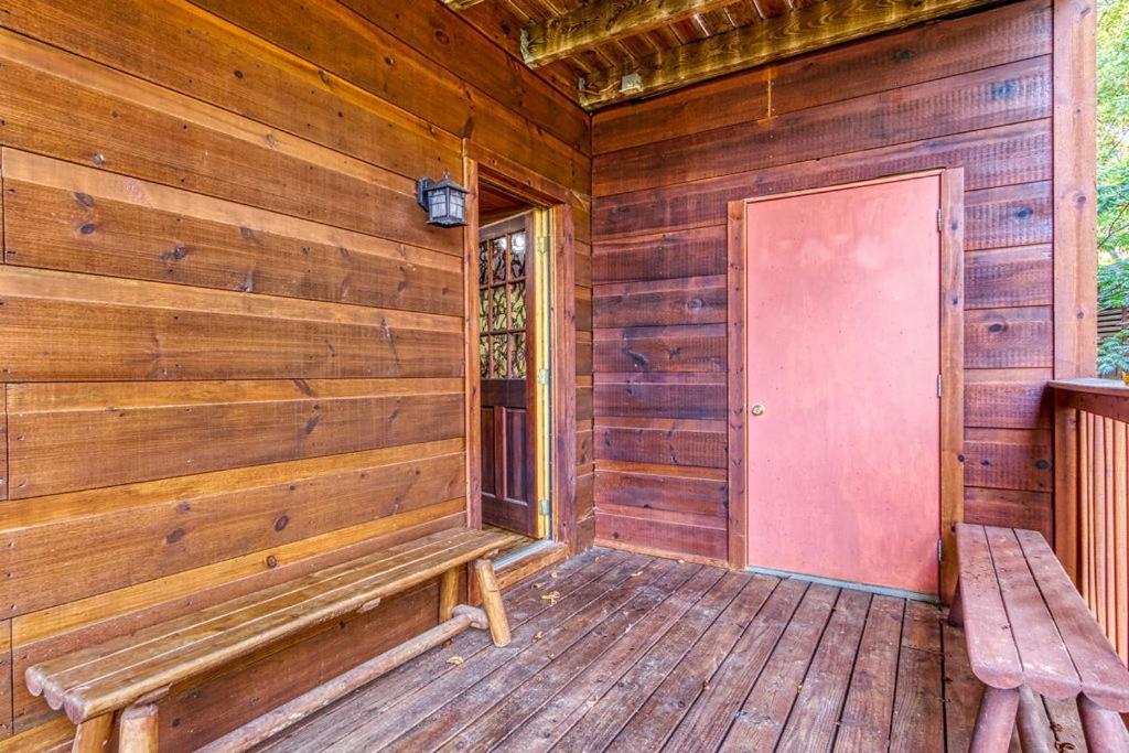 The Nut House, Hot Tub, Game Room, Wifi, 1089 Free Tickets Each Paid Day, Dollywood And More! Pigeon Forge Exterior foto
