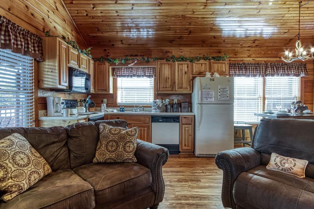 The Nut House, Hot Tub, Game Room, Wifi, 1089 Free Tickets Each Paid Day, Dollywood And More! Pigeon Forge Exterior foto